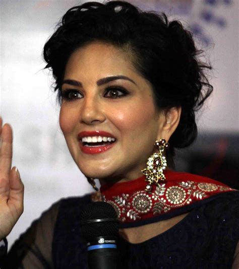 2200x2480 Sunny Leone Gorgeous Wallpapers 2200x2480 Resolution