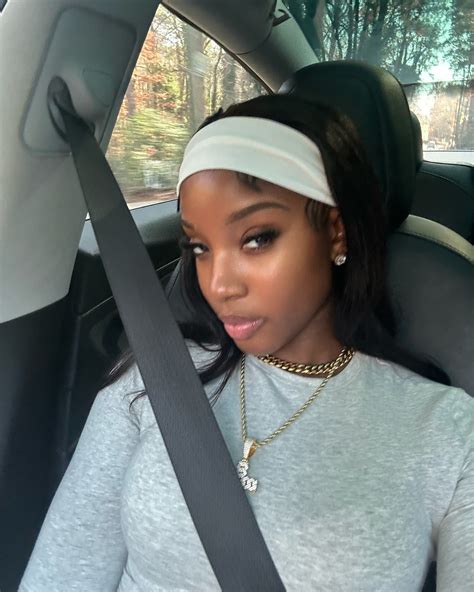 Kelly Akoussah | Damn I’m fine😵‍💫 | Instagram