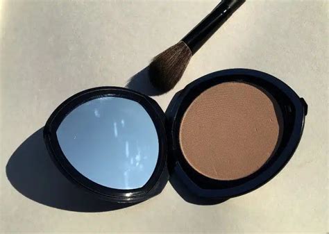 Chambor Silver Shadow Compact Review - Glossypolish