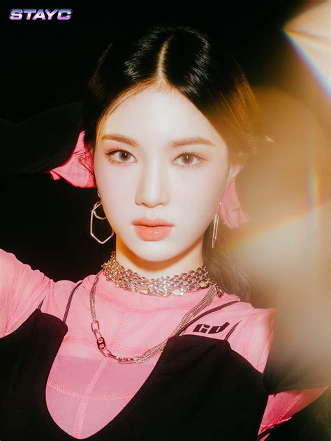 Isa (Stayc Member) Age, Bio, Wiki, Facts & More - Kpop Members Bio