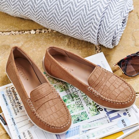 Hotter Shoes & Footwear | Specialising in Wide and Extra Wide Fitment