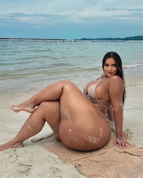 Gracie Bon: Conoce a la panameña de grandes curvas que conquistó OnlyFans