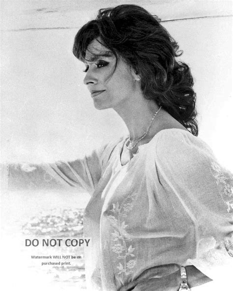 SOPHIA LOREN LEGENDARY ACTRESS - 8X10 PUBLICITY PHOTO (OP-603) | eBay