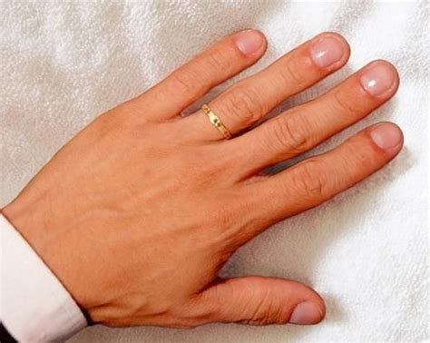 Как сделать правильный мужской маникюр? | Manicure, Mens manicure, Buff ...