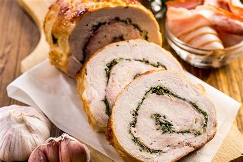 20 самых вкусных способов приготовить рулет из свинины