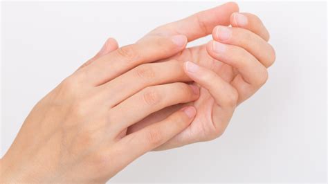 Nail Expert Tells Us Why You Should Take A Break From Manicures To ...
