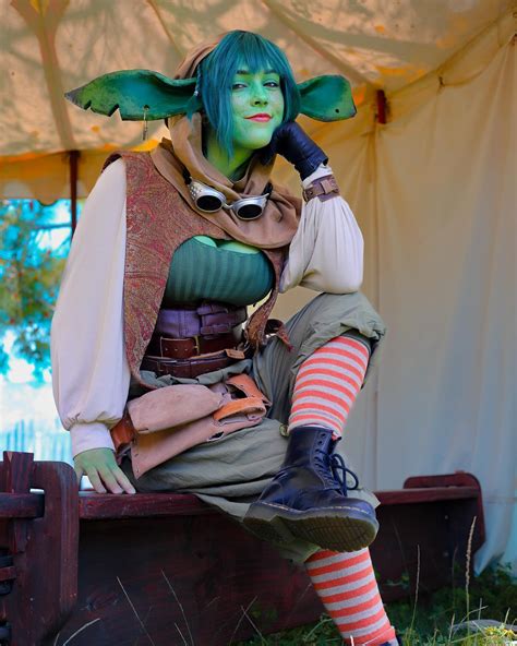 Hailie | I realized that I haven’t posted my first Ren Faire outfit of