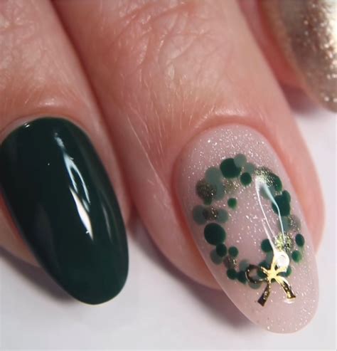 Pin by Becky Edwards on Nails | Xmas nails, Christmas gel nails ...
