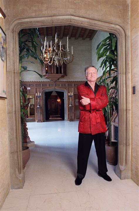 Extraordinary images from inside hugh hefner s playboy mansion – Artofit