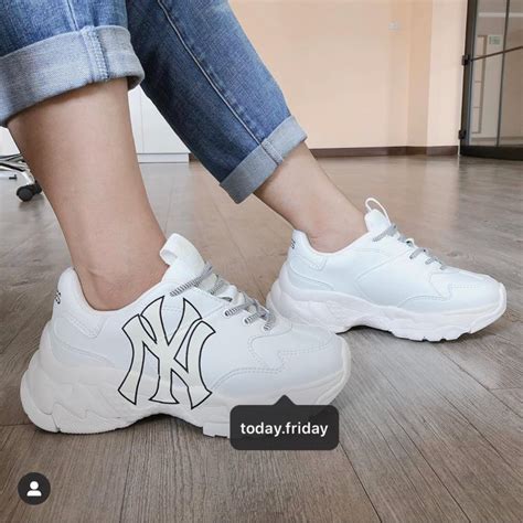 Today.friday - Today.friday added a new photo.