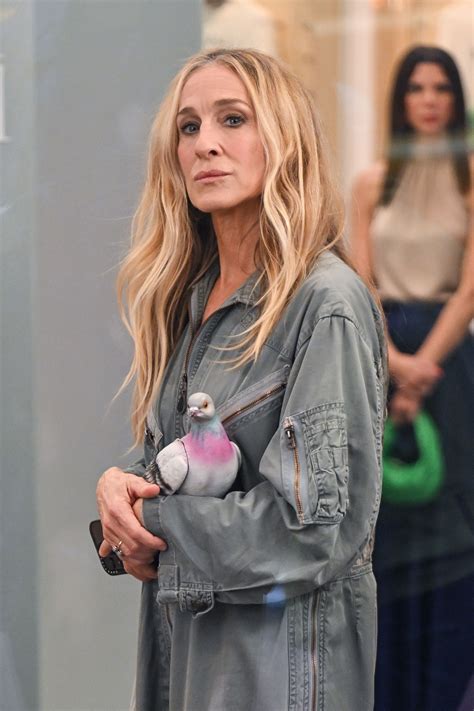 Sarah Jessica Parker ya ha llevado el bolso viral del momento en ‘And