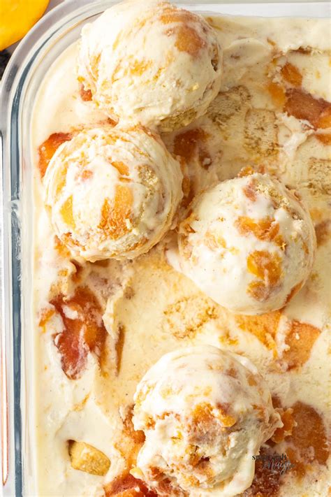 Peach Cobbler Ice Cream - easy, no churn - Sugar Salt Magic
