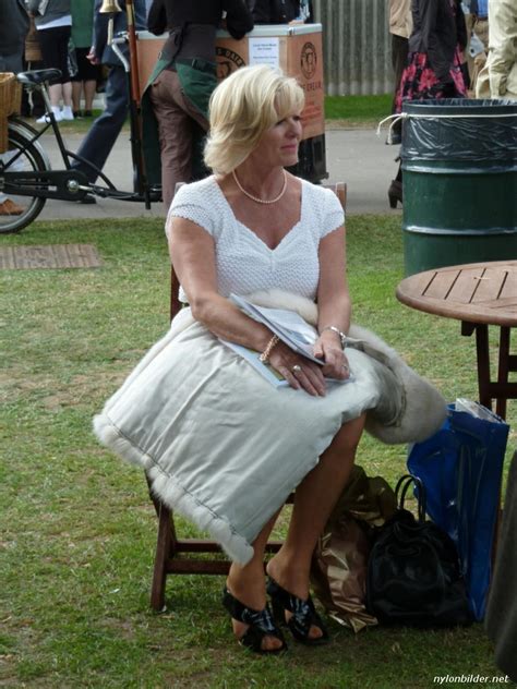 Pantyhose Street Candid - Deine Nylon Bilder Galerie