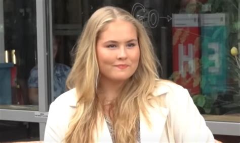 Amalia heeft een bijna 10 jaar oudere nieuwe vriend en dat is een hele ...