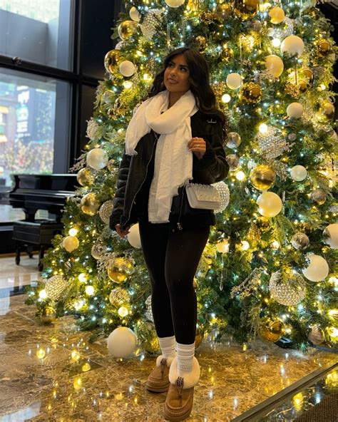 Ammarise | Finally Summer 🌺 | Instagram