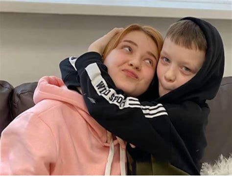 Реклама в соцсетях, TikTok и фото с животиком: чем занимается звезда ...