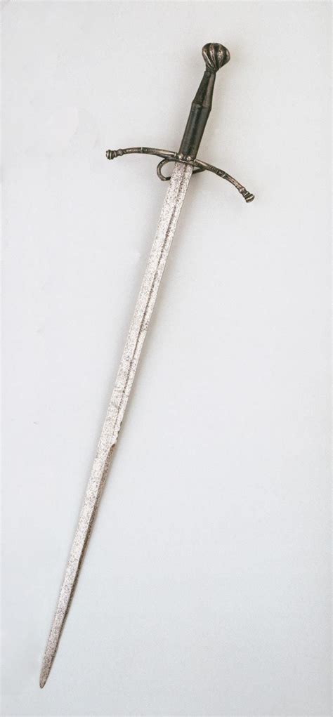 Bastard sword - Germany 1525 - 116 cm. The blade is double edge only ...