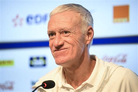 deschamps happy     italy  nations league football italia
