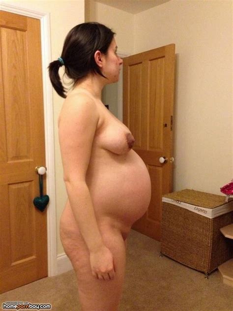 Pregnant housewife posing naked - 1 (16) Porn Pic - EPORNER