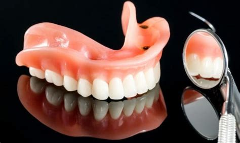 What are the different types of dentures?