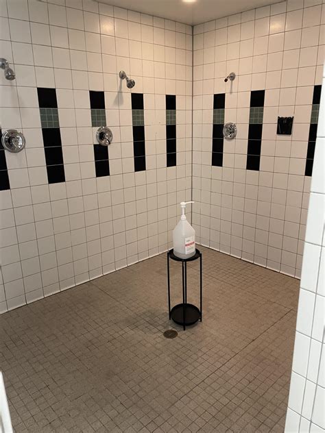 Mussel Beach Health Club (Provincetown, MA) - 2023 : r/CommunalShowers