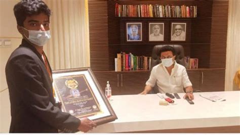 விழுப்புரத்தை சேர்ந்த மாணவர் ஒருவர் மு.க.ஸ்டாலினின் பாராட்டுக்களை ...