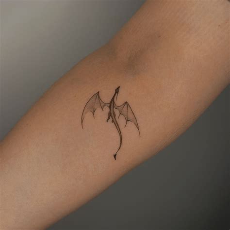 Baby dragon by @amaterazu.tattoo 懶 – TattooMySkin.com