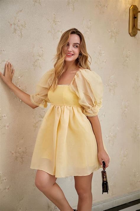 Girly dress | Платья, Одежда, Модные иллюстрации