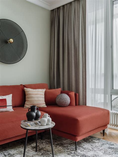 Яркий диван в гостиной | Living room designs, Apartment interior ...