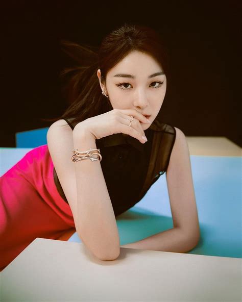 김연아 디올 화보 모음.jpgif - 연예이슈 수다방 - 네모판