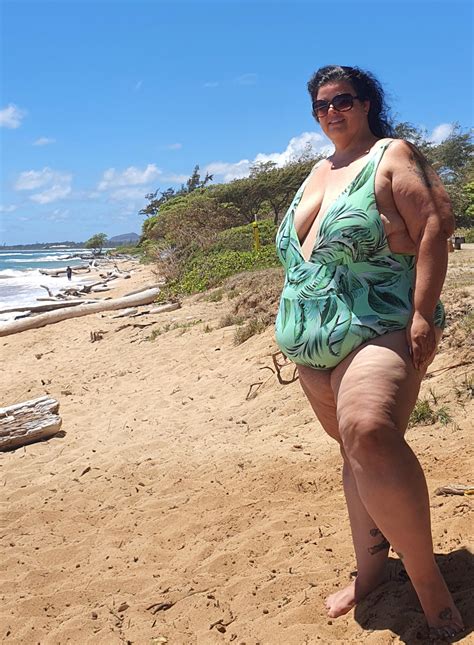 Beach Bunny : r/BBW