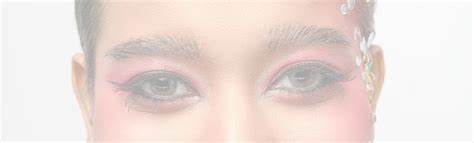 Maximiza tu estilo: lentes de contacto de color con aumento