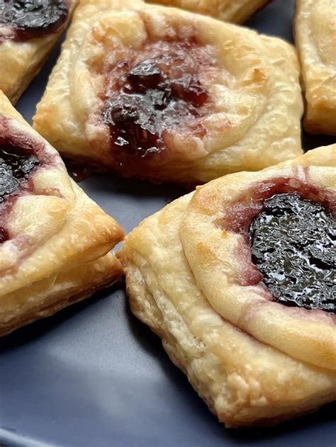 Been loving super zoomed in pics of food so here are some of the ...