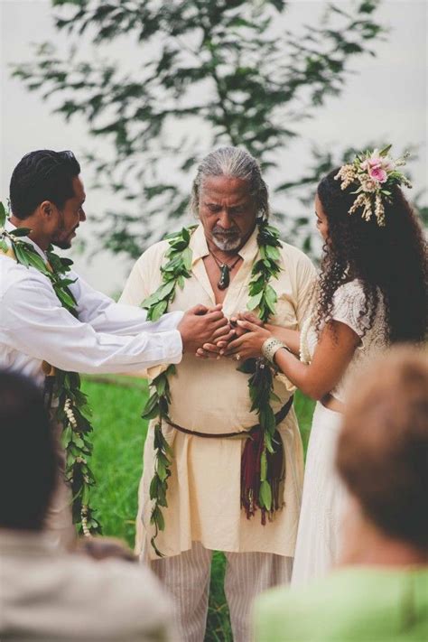 hawaiian wedding   stunning traditional ceremony hawaiian