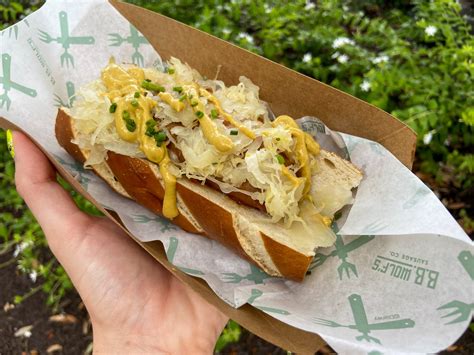 Plant-Based Bratwurst Sausage from B.B. Wolf’s Sausage Co. – Vegan