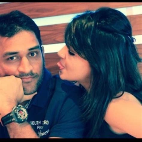 Unseen Pictures Of MS Dhoni And Sakshi Dhoni