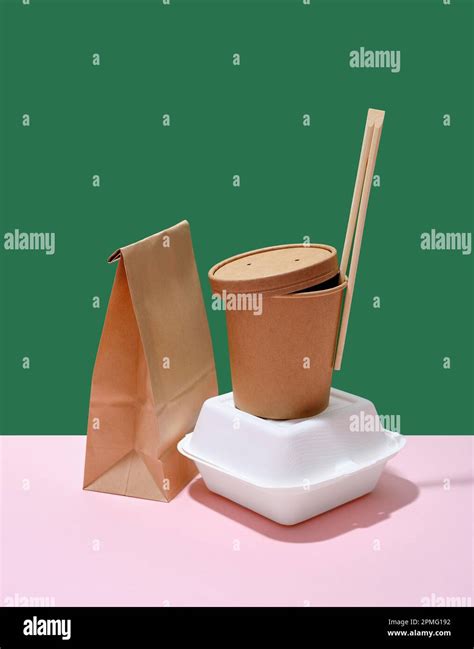 Takeaway food eco packaging Stock Photo - Alamy