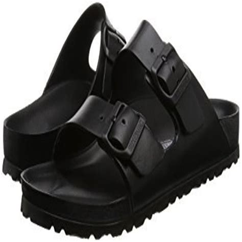 25 Practical Sandals That Are (Shockingly) Not Hideous