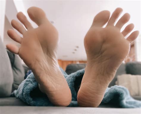 Snow day toe spread : r/EFPToeSpreads