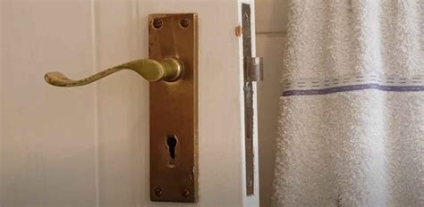 how to clean wood front door