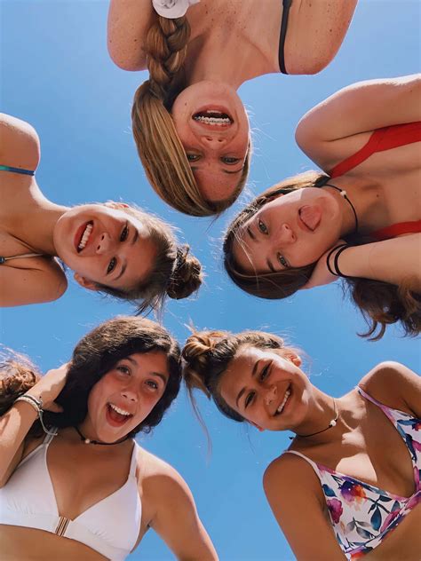 Download Best Friends Pictures | Wallpapers.com