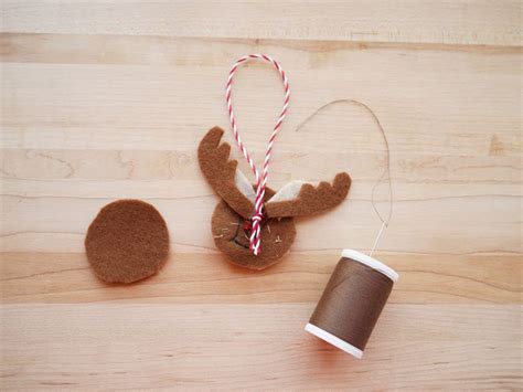 Cute DIY Felt Reindeer Ornament