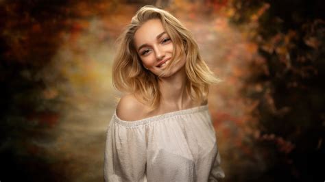 Blonde Young Girl Cute Smiling 5k Wallpaper,HD Girls Wallpapers,4k