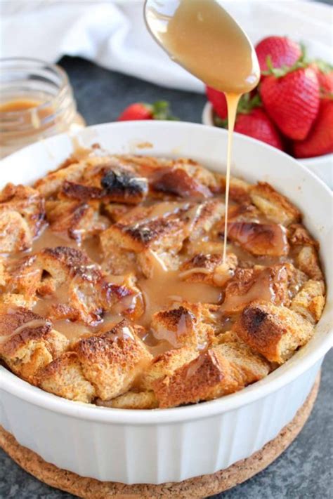 Apple Bread Pudding With Caramel Sauce - Giratan