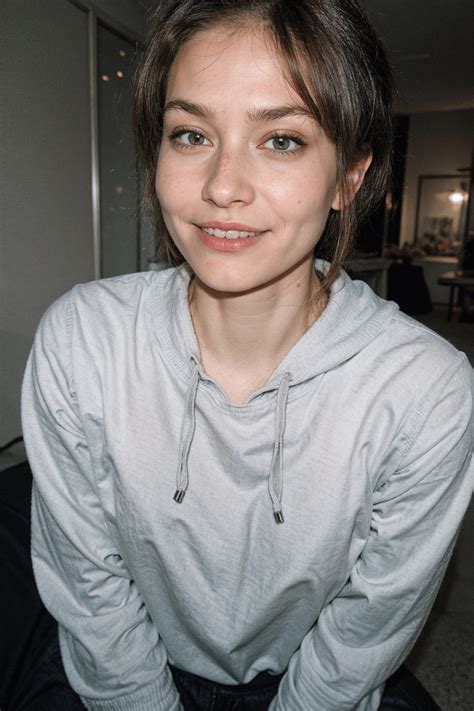 2006 Nostalgia Style: Your college GF sends you a nude from her messy