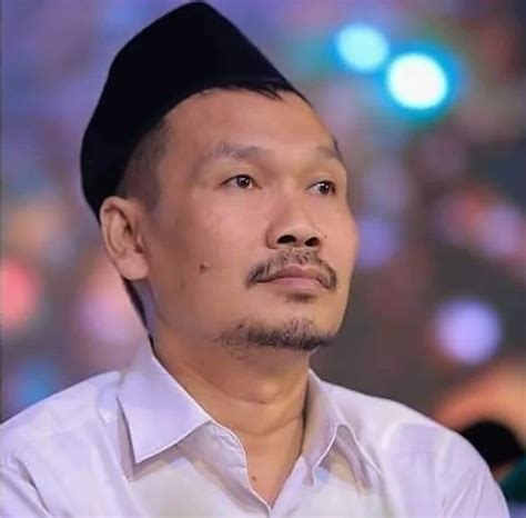 Kumpulan Foto Gus Baha Terbagus dan Terlengkap - Blog Pengajar Tekno
