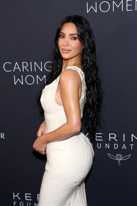 Kim Kardashian stuns fans by recreating iconic 'Break the Internet