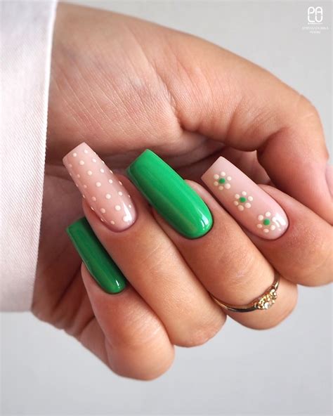 24+ Gorgeous Square Acrylic Nail Ideas (2024) - DrExplains