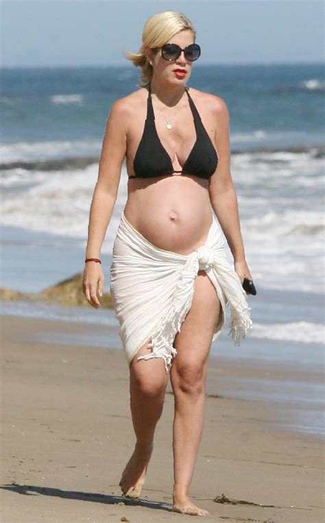 Tori Spelling Bikini and Swimsuit Photos: Pictures | Closer Weekly