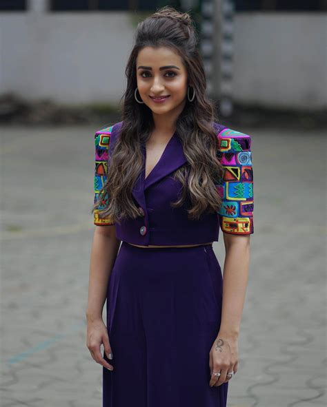 Trisha Krishnan Elegant Classy Looks And Outfits - K4 Fashion